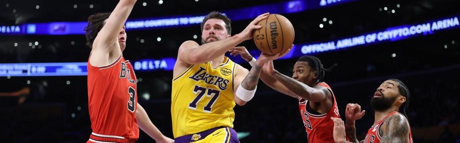 东契奇湖人生涯新高51分10篮板9助攻 湖人力擒公牛